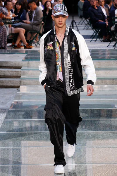 Look 37